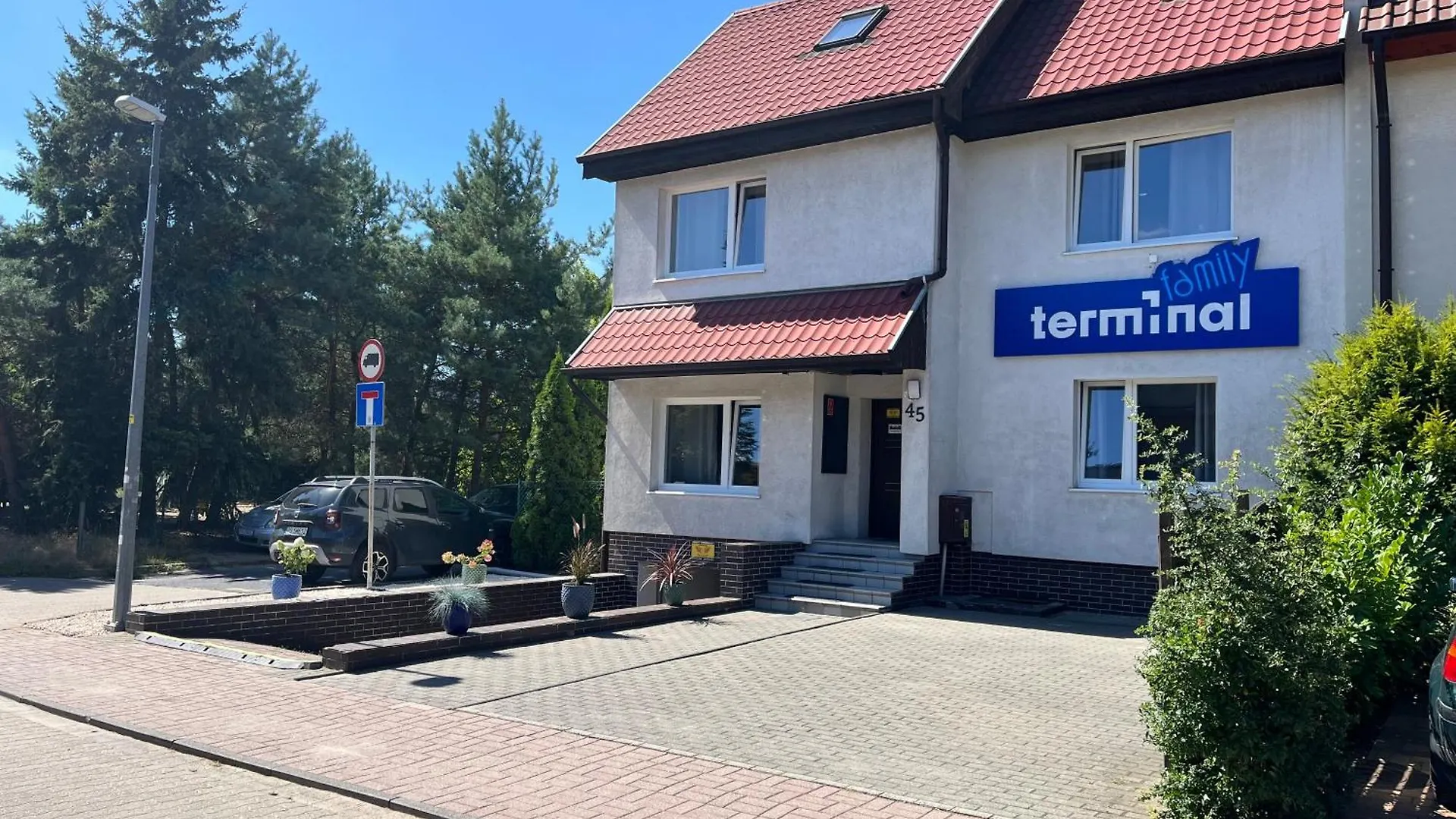 Terminal Family Airport Hostel Poznan