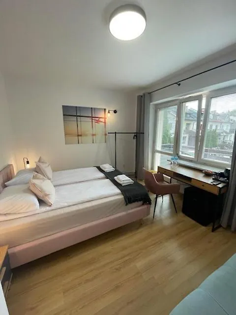 Terminal Family Airport Hostel Poznan