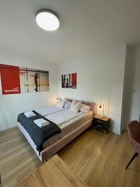 Terminal Family Airport Hostel Poznan