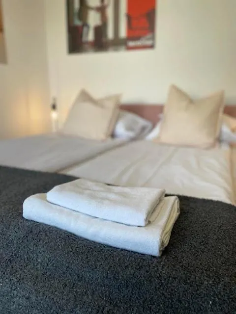 Terminal Family Airport Hostel Poznan