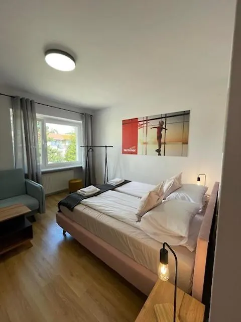 Terminal Family Airport Hostel Poznan